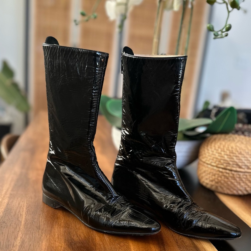 MANOLO BLAHNIK VINTAGE PATENT LEATHER BOOT size EU 35.5